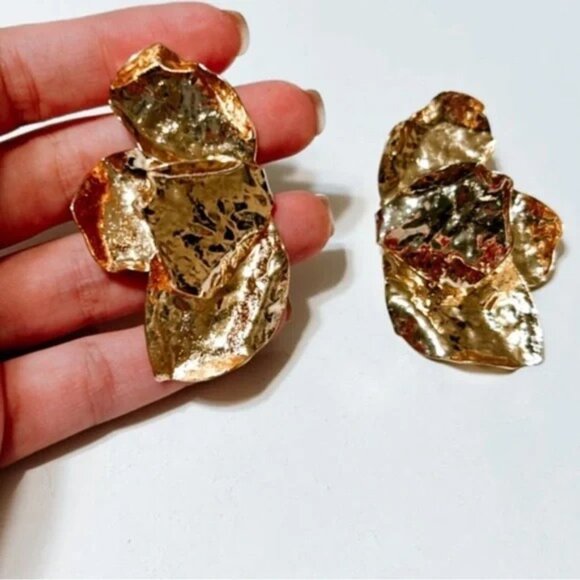 Zara Hammered Gold Leaf Earrings✨✨ with gift box - Picture 3 of 5